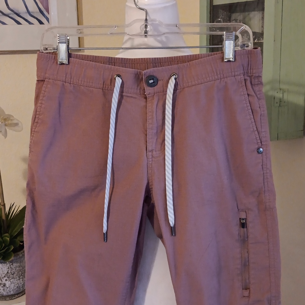 Vuori Cotton Joggers. The Rise. The Shine. Athleisure. - Picture 4 of 12